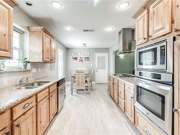 3rd image of 14304 Southern Pines Dr