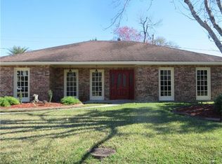 11 Edgewood Dr, Destrehan, LA 70047