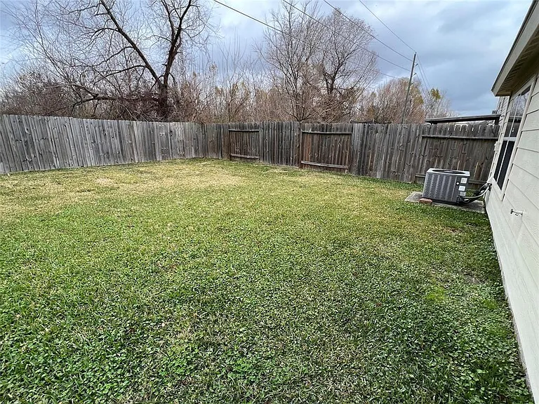 12007 Madison Oak St — Photo 15