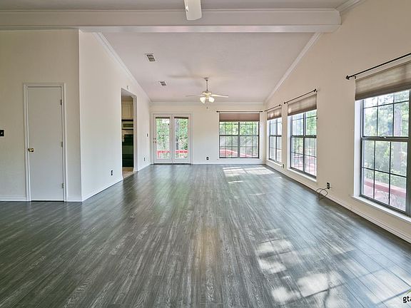 3rd image of 1429 Tanglewood Dr E