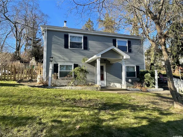 33 Port Washington Road, Sound Beach, NY 11789