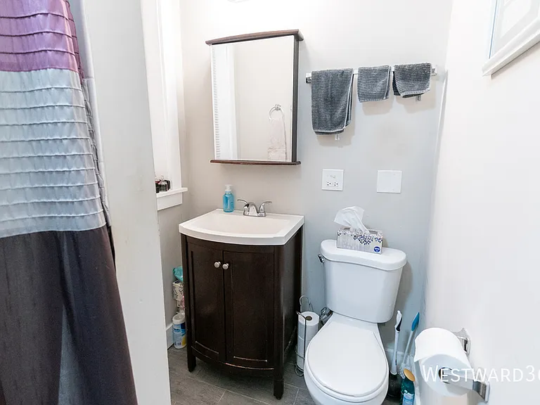 1662 W Farwell Ave #3N — Photo 8
