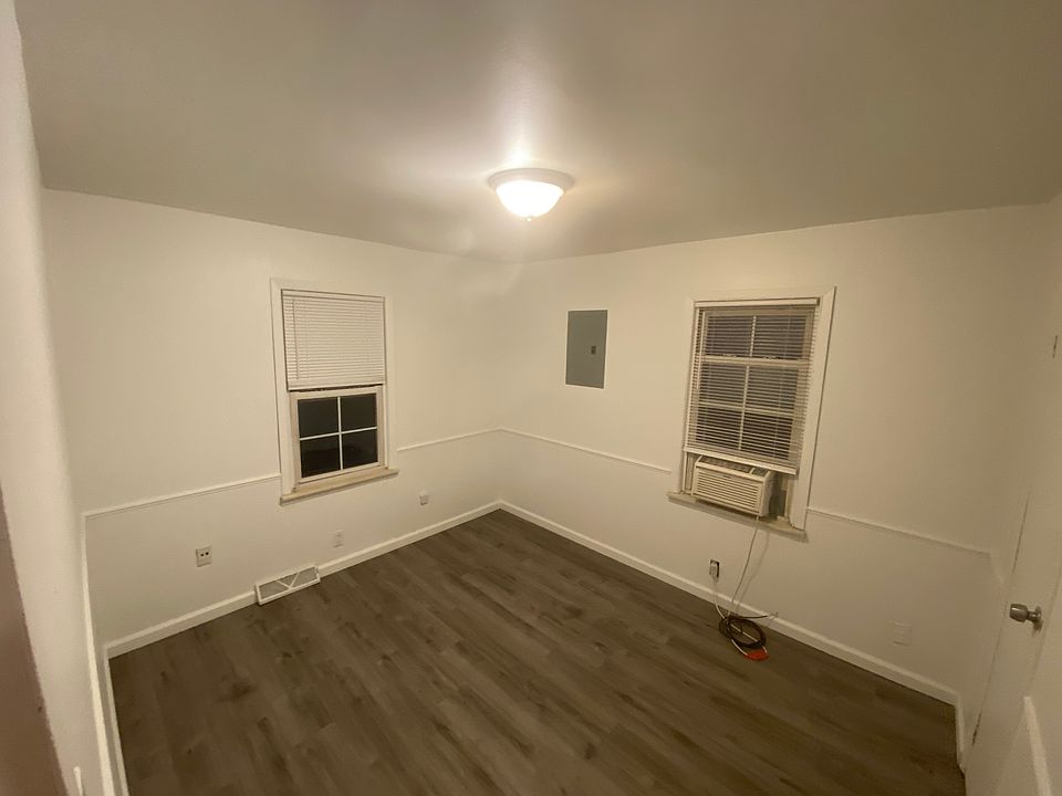 2nd image of 175 Osborne St