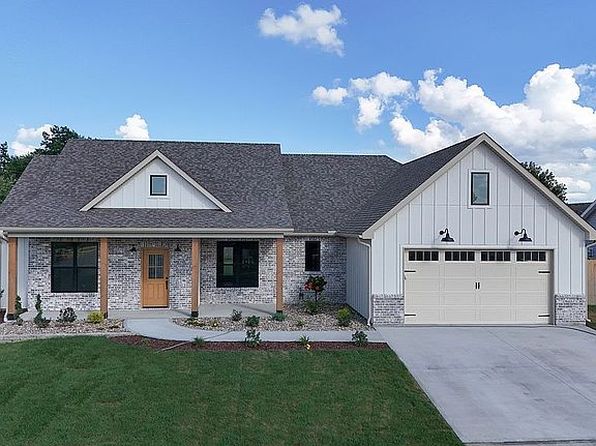 3201 Cunningham Dr