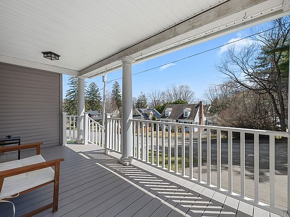 3rd image of 16 Windemere Rd