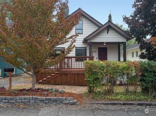 6726 Cleopatra Pl NW, Seattle, WA 98117