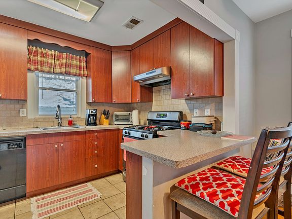 2nd image of 43 Hillcrest Ave #B