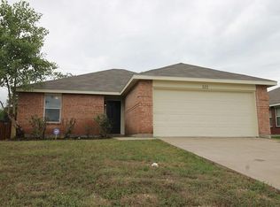 322 Deer Run Dr, Sanger, TX 76266