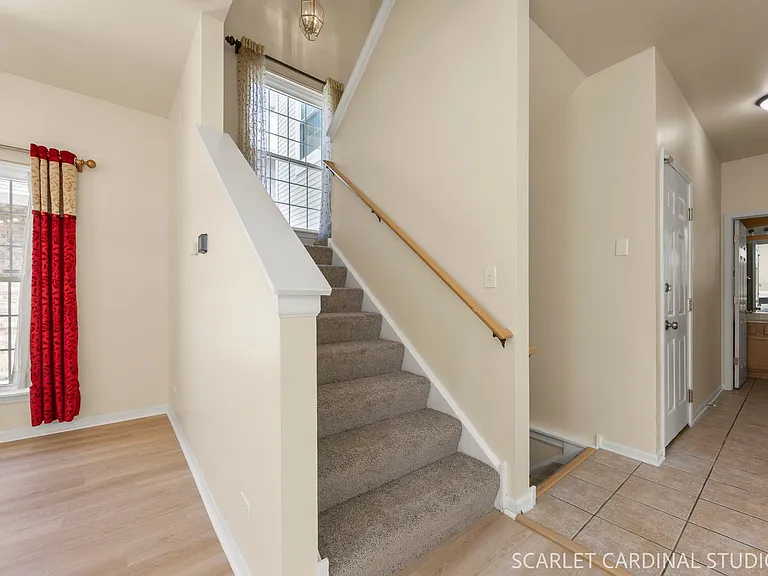 1602 Astor Ave — Photo 8