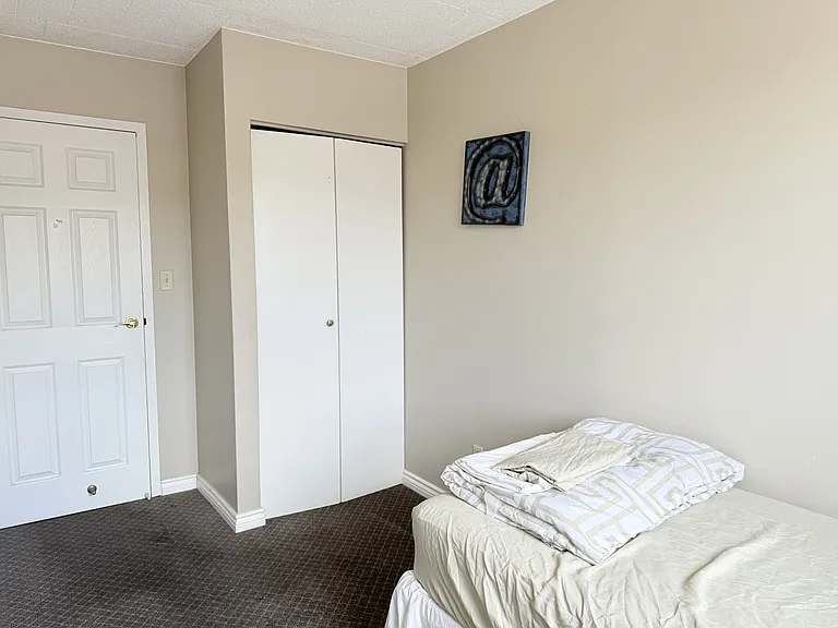360 Tecumseh Rd W #302 — Photo 11