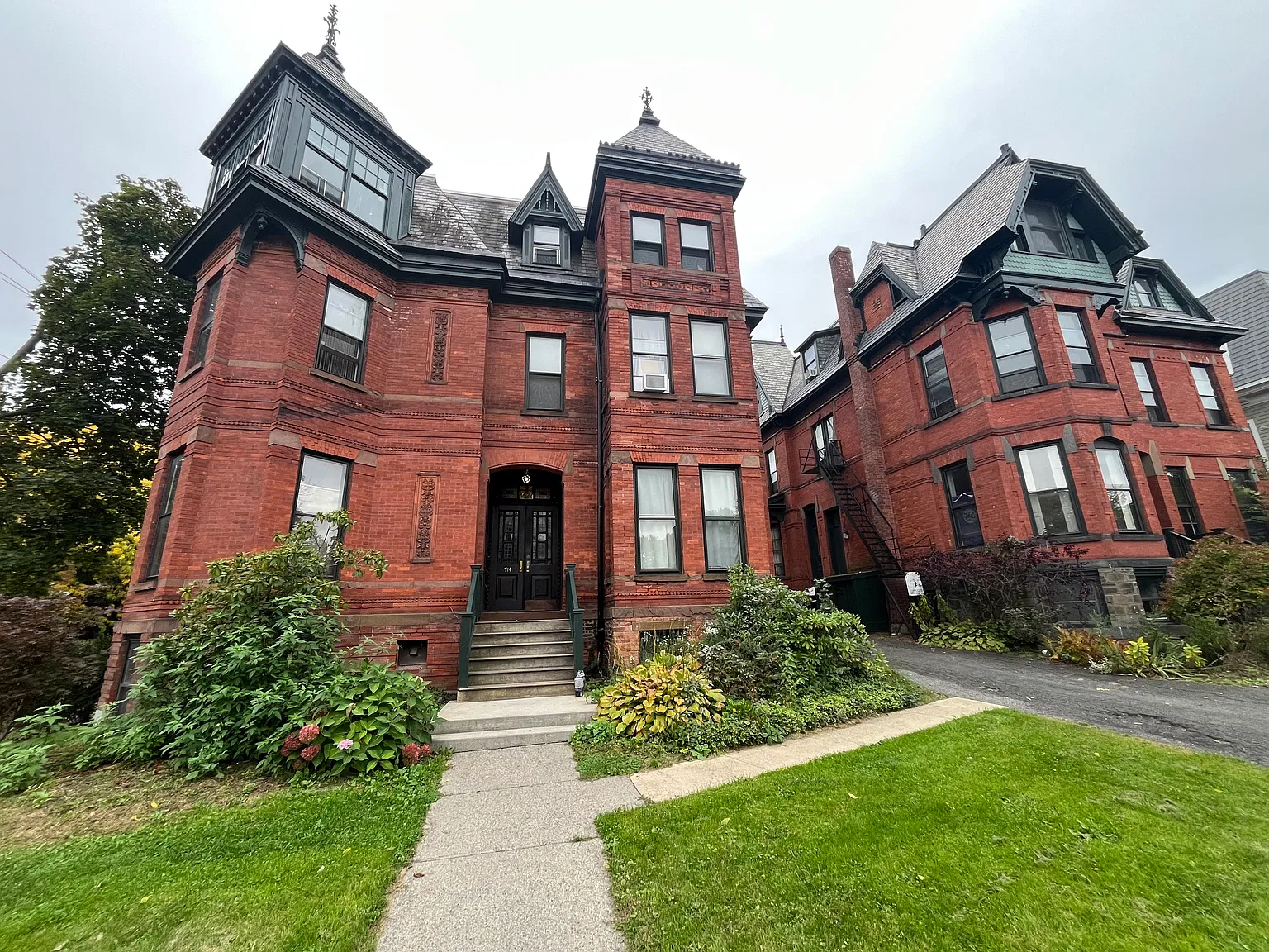 1 bed, $1,400 — Photo 1
