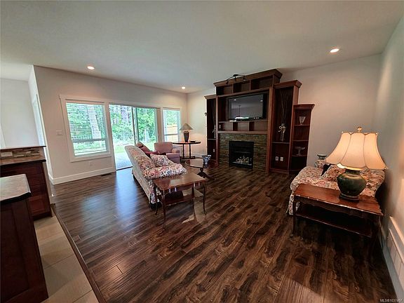 2nd image of 5450 Tomswood Rd #10