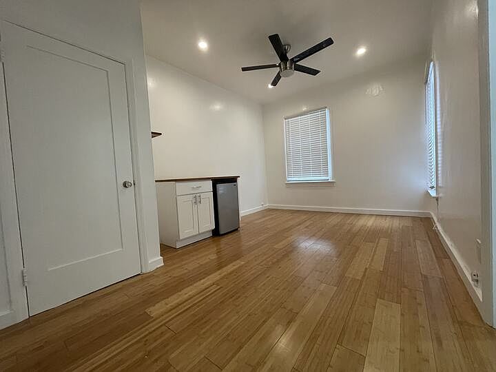2nd image of 1413 N Kingsley Dr #101