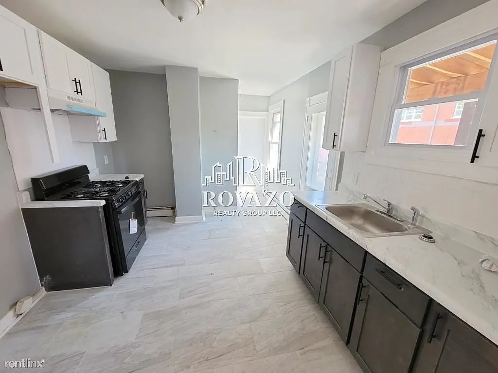 249 Park Ave Floor 2 photo 1
