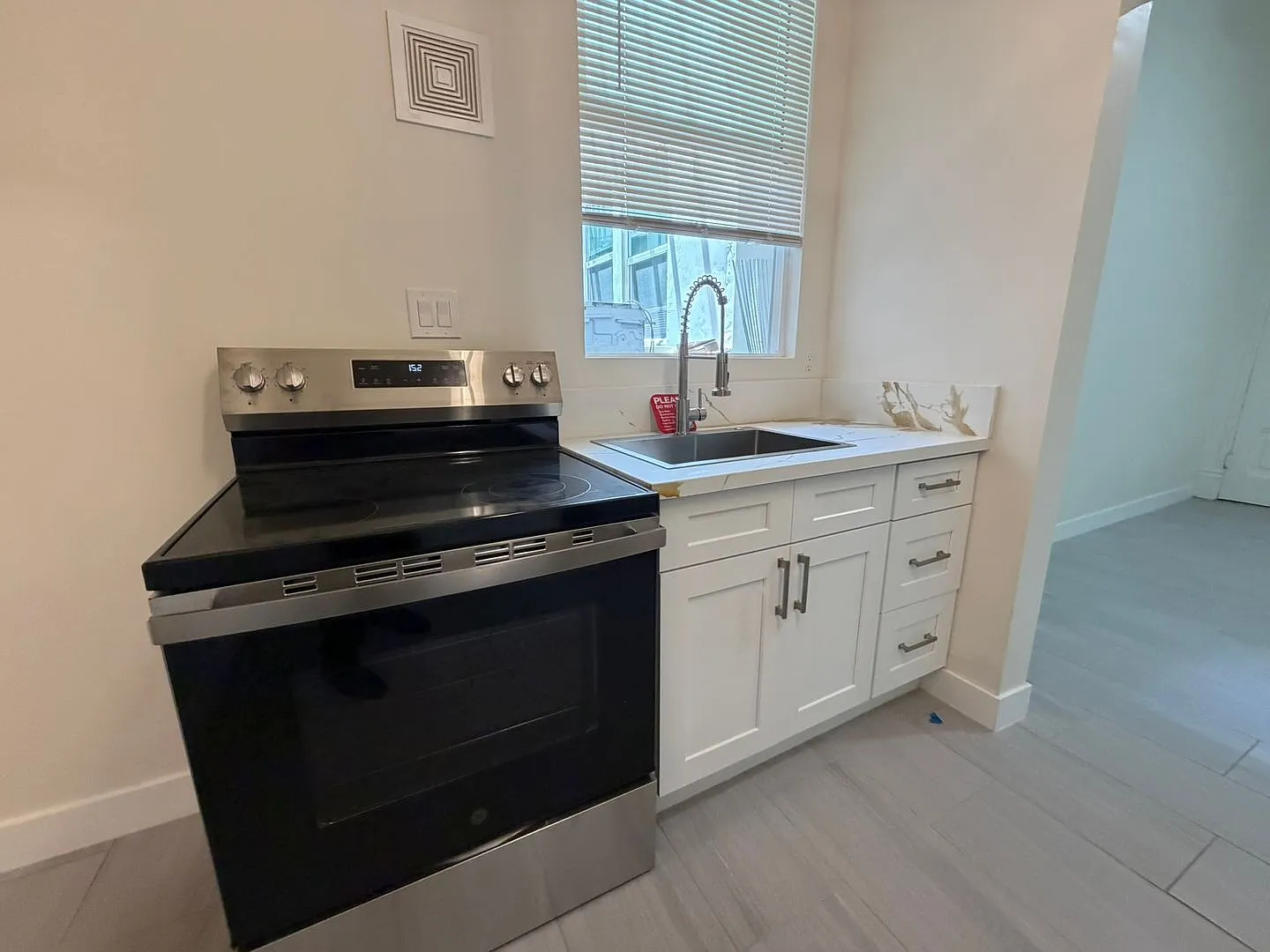 Live Downtown! Newly Updated Historic Studio Available Now — Photo 3
