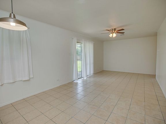 5th image of 6106 Beechwood Dr