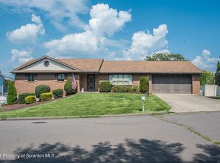 11 Tanya Dr, Old Forge, PA 18518