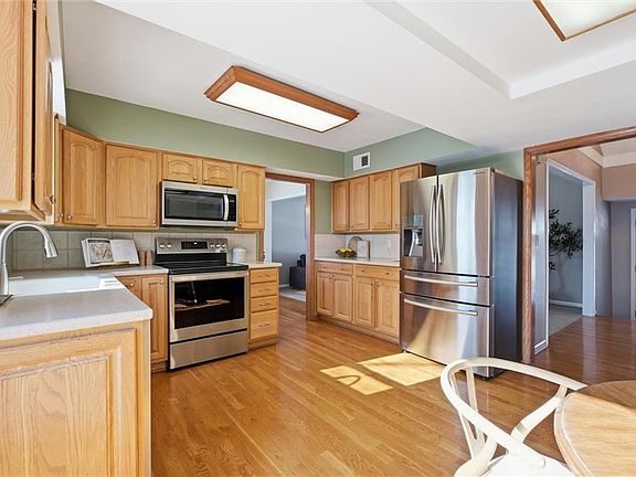 5th image of 12711 W 101st St