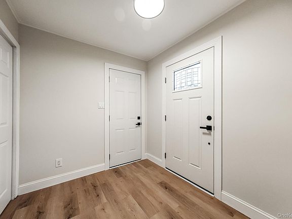 5th image of 16 Knollwood Road