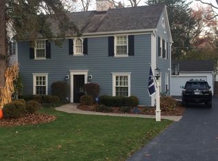 324 E Sheridan Pl, Lake Bluff, IL