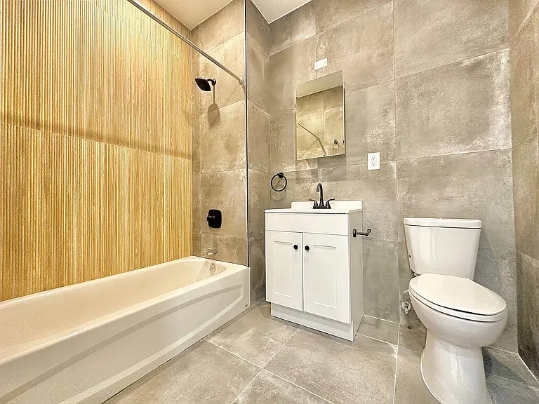 1118 Willoughby Ave #1L — Photo 5