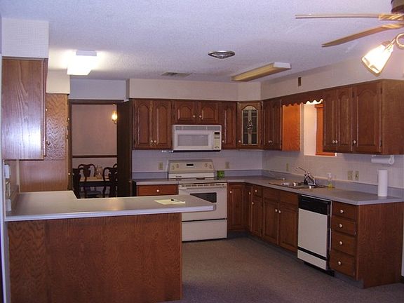 5th image of 3407 Lake Trenton Dr