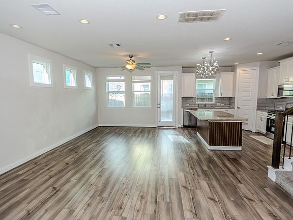 5th image of 4120 Split Ivy Dr