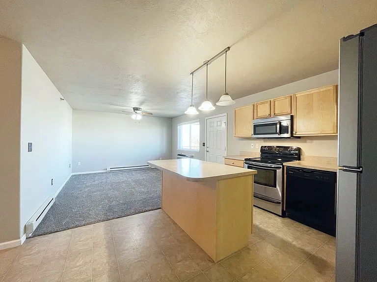 Green Square Apartments — Photo 14