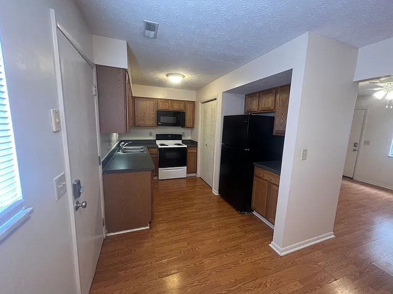 393 E. 18th Ave. SK — Photo 4