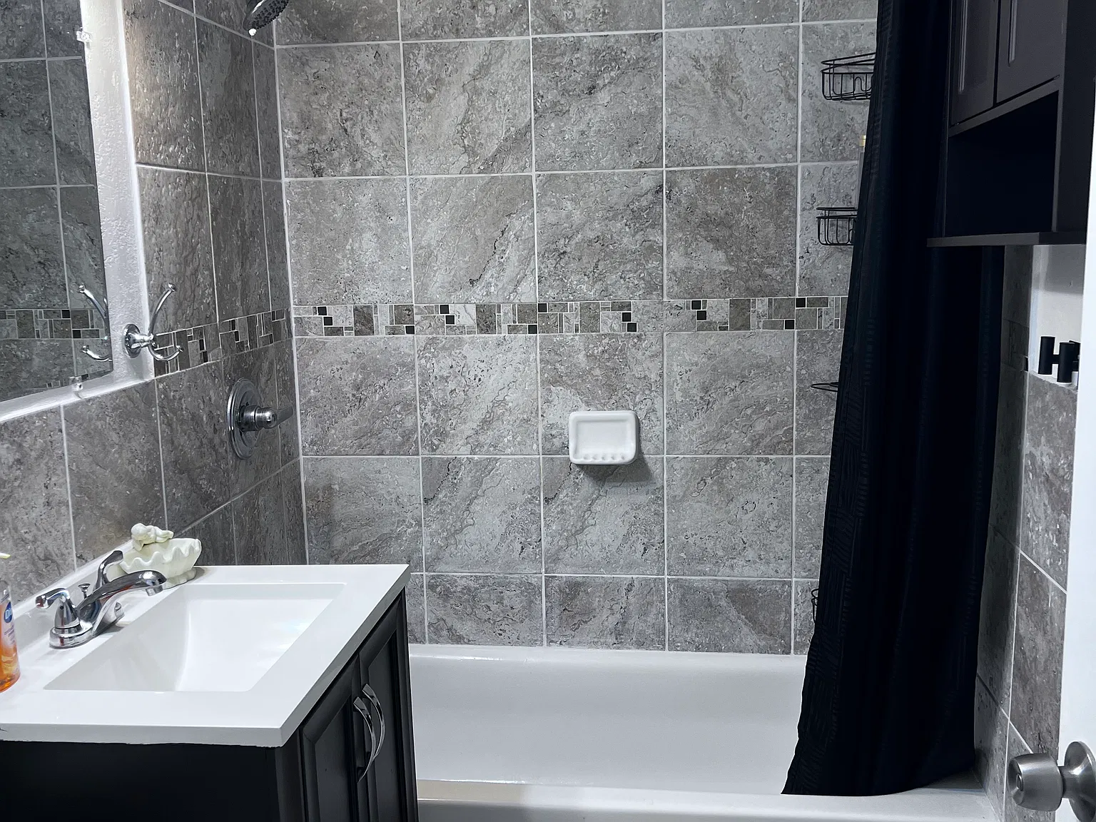 2 bed, 620 sqft, $2,200 — Photo 2