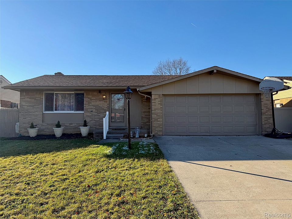 1st image of 28428 Weddel Ave