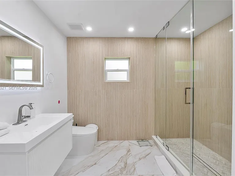 3261 Seaward Dr — Photo 16