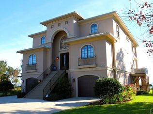 5383 Soundside Dr, Gulf Breeze, FL 32563