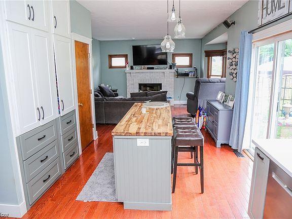 2nd image of 5400 Oakwood Dr