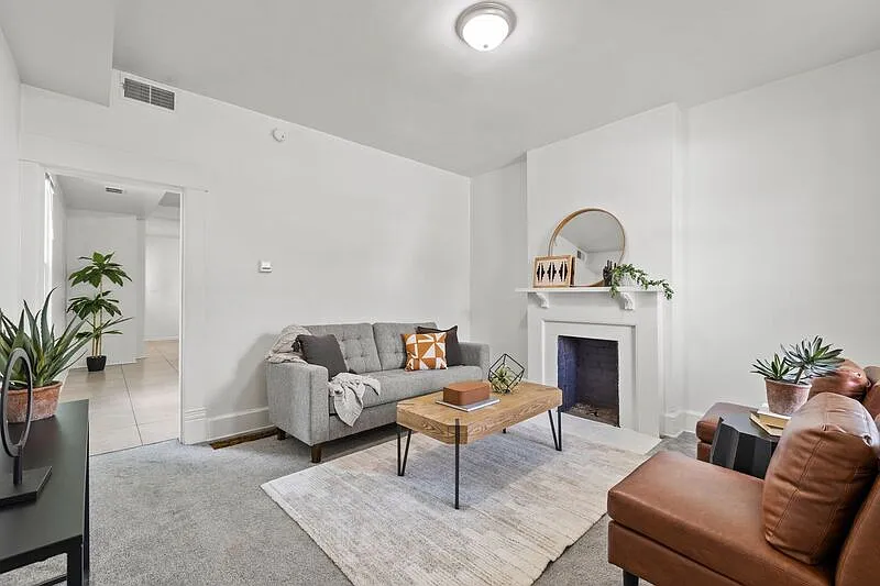 2 bed, 1.0 bath, 1000 sqft, $1,300 — Photo 3