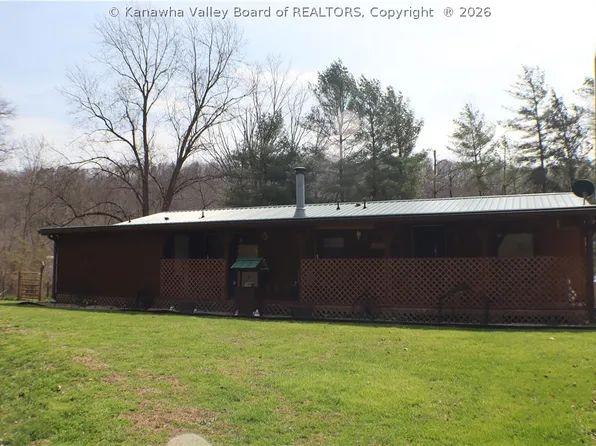136 Wells Hollow Rd, Ravenswood, WV 26164