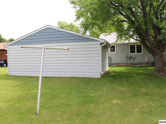 4th image of 1611 Douglas Ave