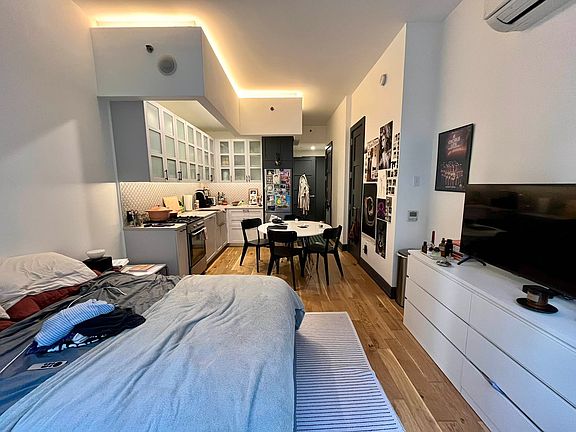 2nd image of 10 Montieth St APT 148