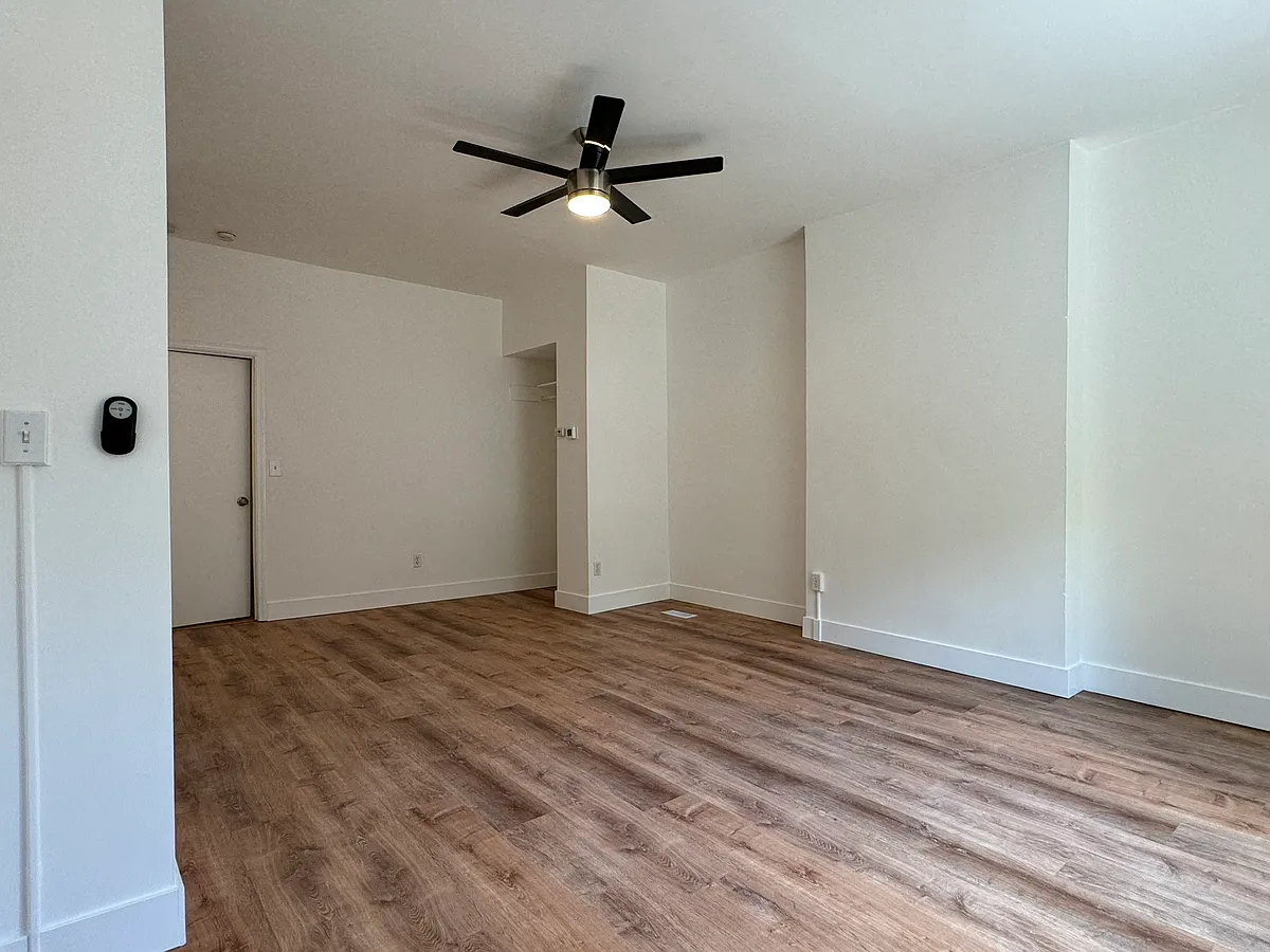 Living Room - 5435 Black St #1
