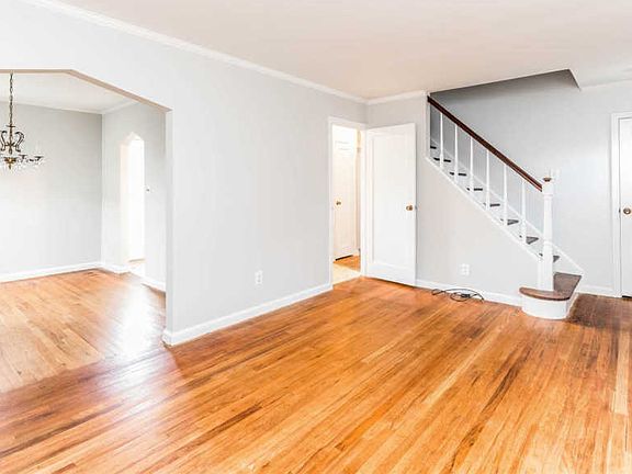 3rd image of 1106 Myron St