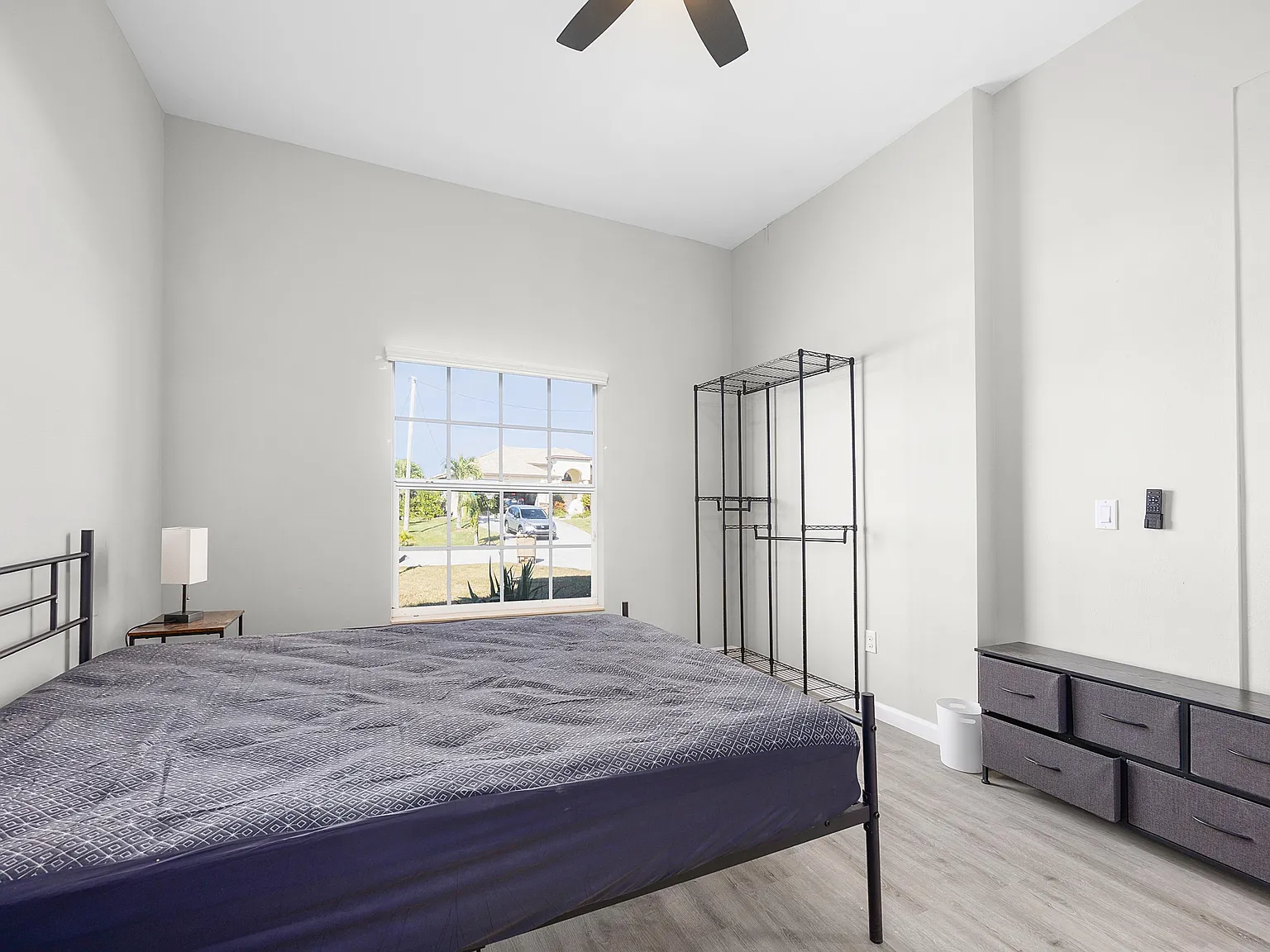 4 bed, 2.5 bath, 2450 sqft, $866 — Photo 1
