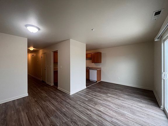 3rd image of 835 Sunny Ln Unit B