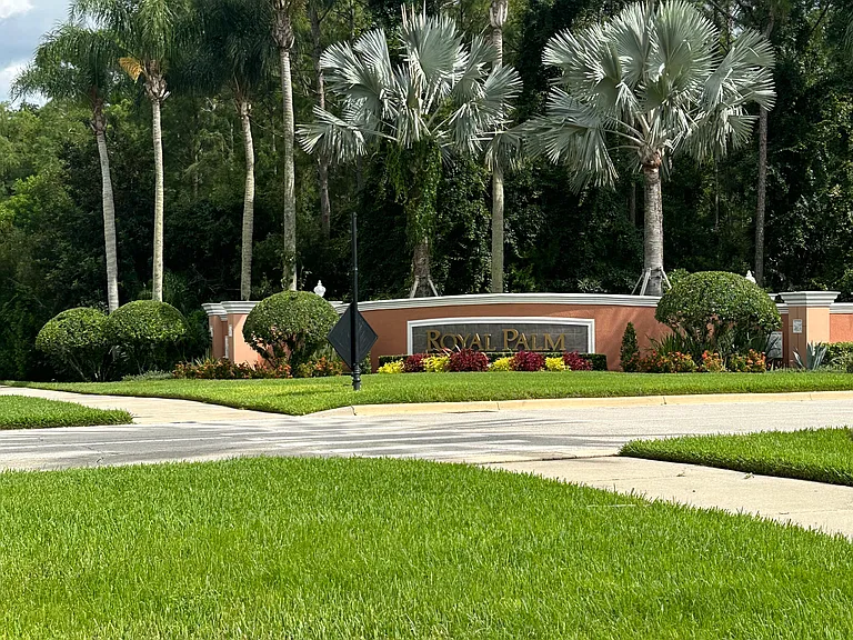 1420 Coconut Palm Cir — Photo 13