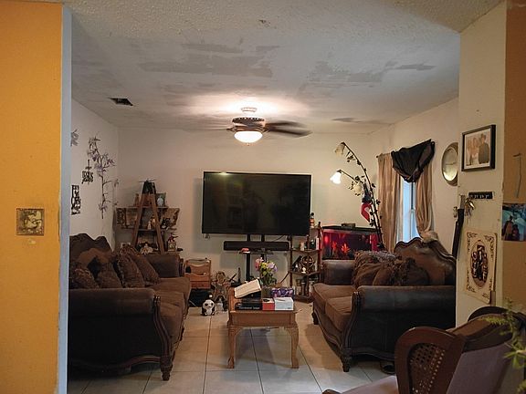 4th image of 1016 N Lost Creek Loop