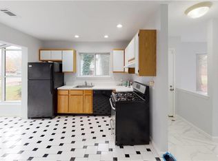 35 Sutton Pl, Islandia, NY 11749