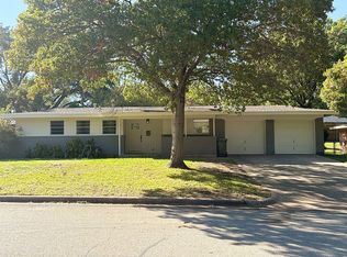 1304 Sherwood Dr, Arlington, TX 76013