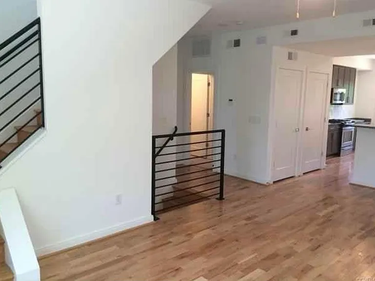 203 W 12th St #A — Photo 11