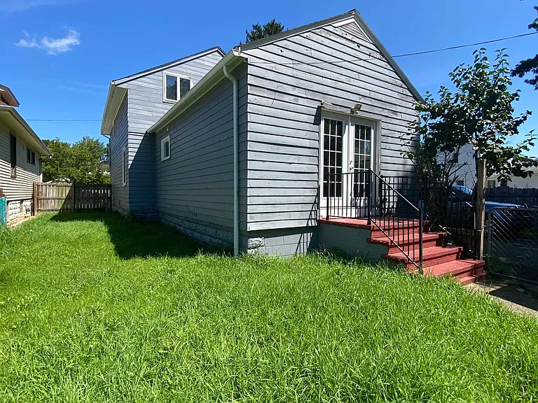 16917 Larchwood Ave — Photo 10