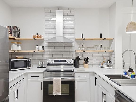 3rd image of 3176 FELTRIM PLACE #302