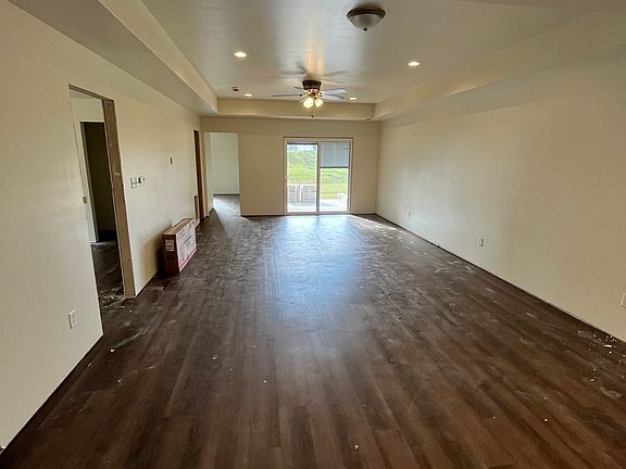 4th image of 325B Post Oak Dr